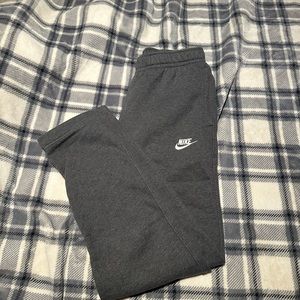 Nike men’s sweatpants dark gray (no cuff)